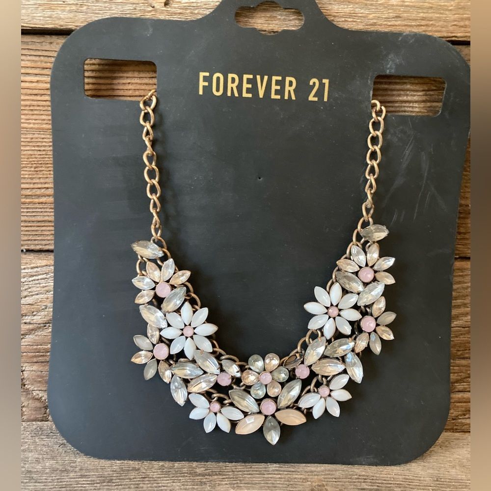 Forever 21 Statement necklace, NWT